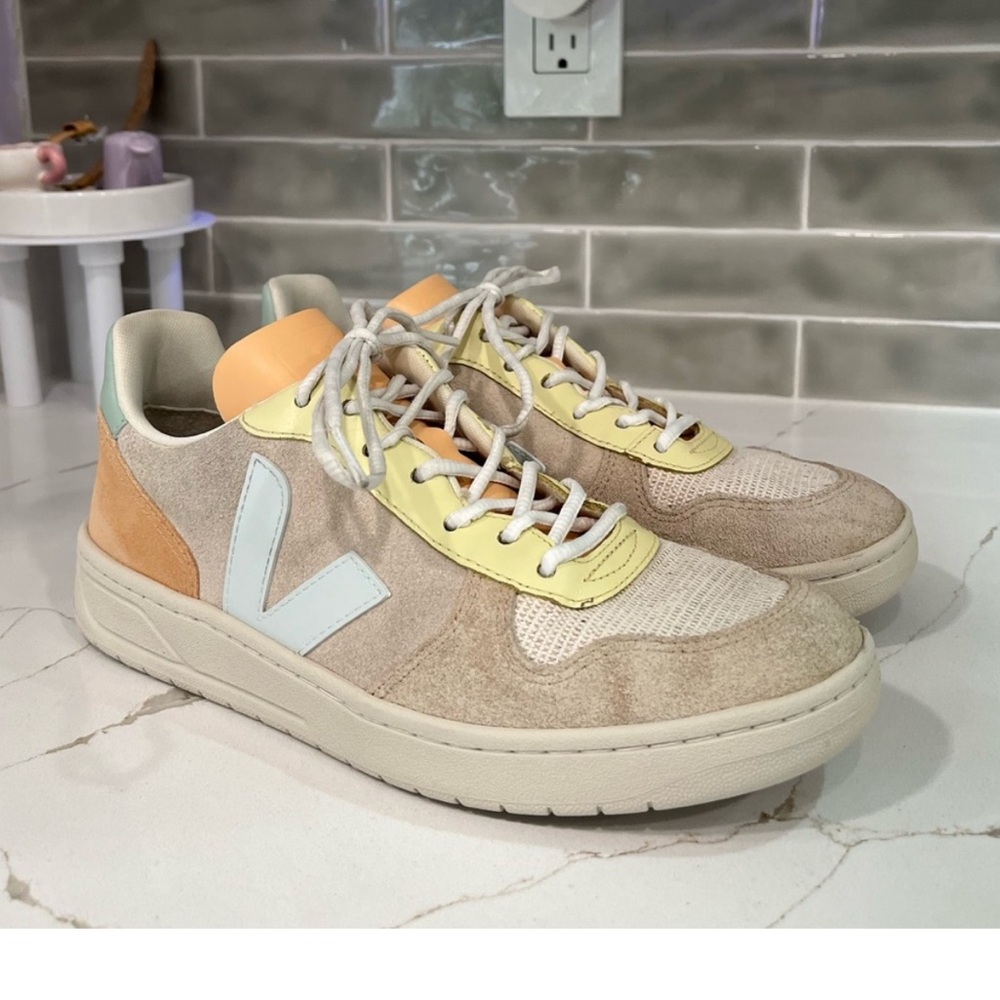 VEJA V-10 Suede Sable Sneakers Women’s Size 8. Color Beige.